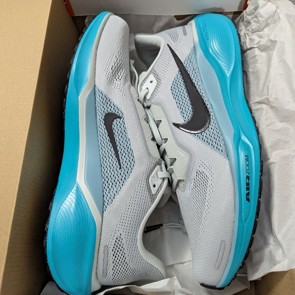 Nike Men's Grey and Teal Air Zoom Running Shoes Pegasus